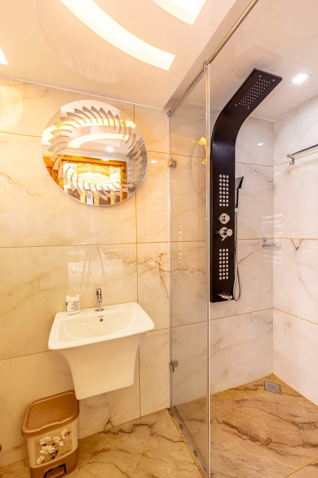 Karuthamma 2 bed Deluxe