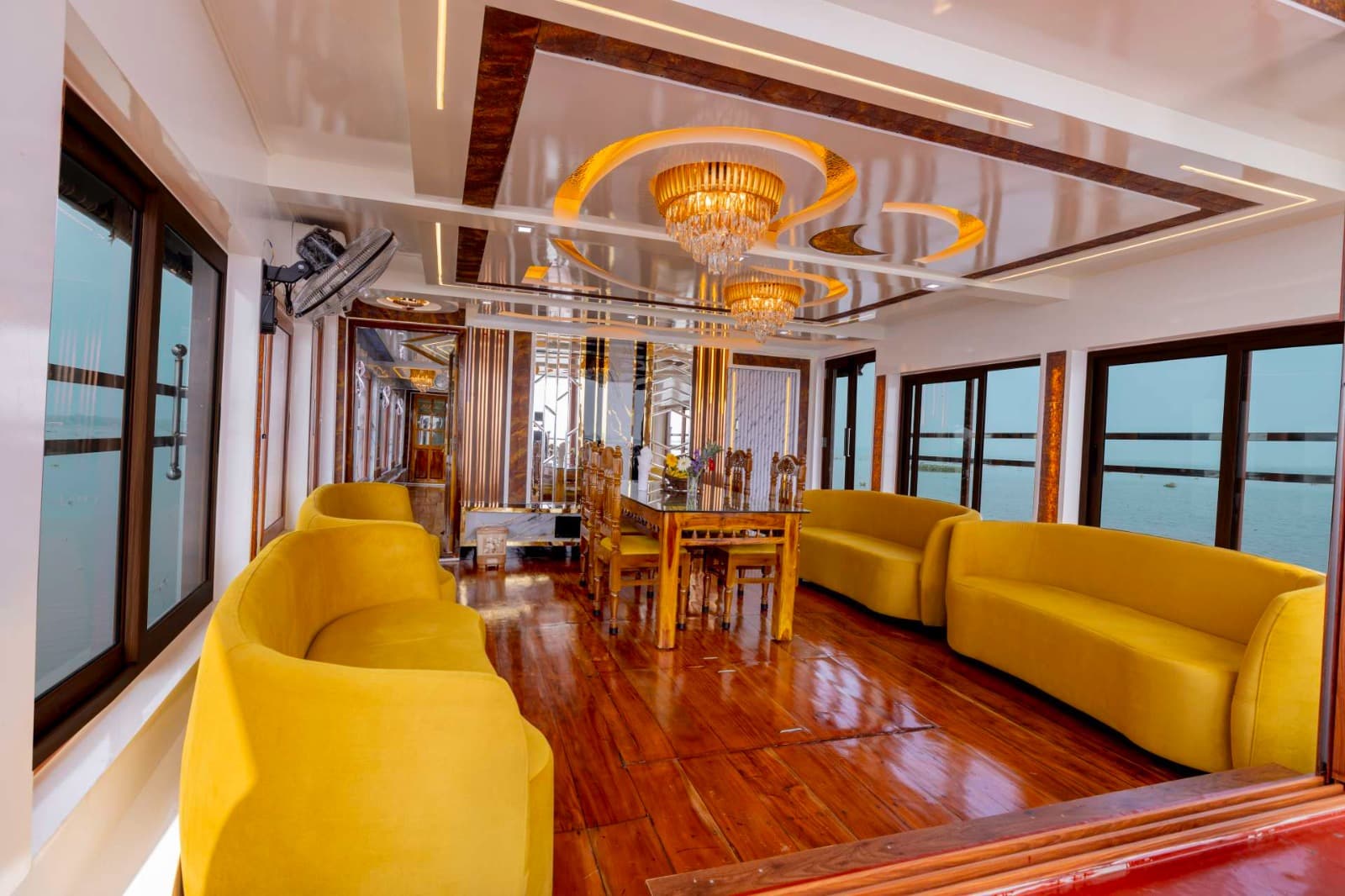 Karuthamma 2 bed Deluxe