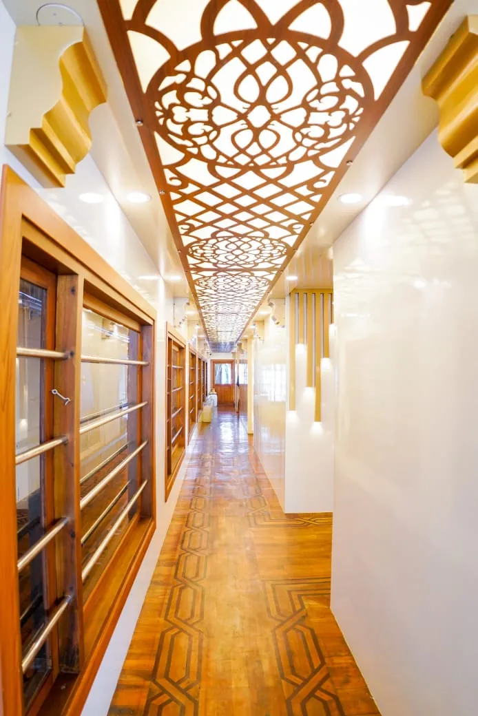 4 Sight Premium - 8 Bedroom Premium Houseboat Interior View | Kerala Houseboat Cruise | Alleppey Green Tourism