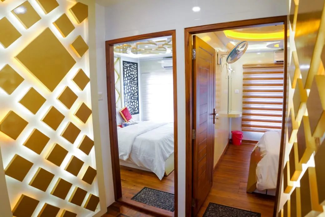 4 Sight Premium - 8 Bedroom Premium Houseboat Interior View | Kerala Houseboat Cruise | Alleppey Green Tourism