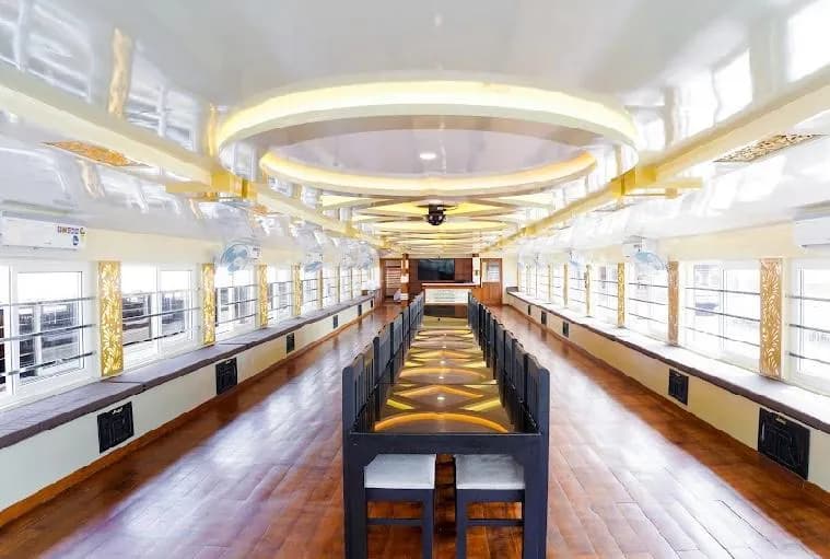 4 Sight Premium - 8 Bedroom Premium Houseboat Interior View | Kerala Houseboat Cruise | Alleppey Green Tourism