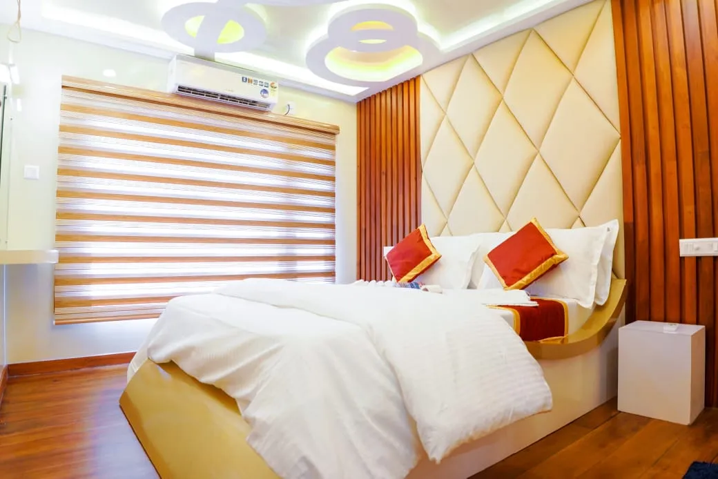 4 Sight Premium - 8 Bedroom Premium Houseboat Interior View | Kerala Houseboat Cruise | Alleppey Green Tourism