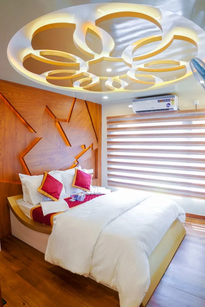 4 Sight Premium - 8 Bedroom Premium Houseboat Interior View | Alleppey Backwaters | Alleppey Green Tourism