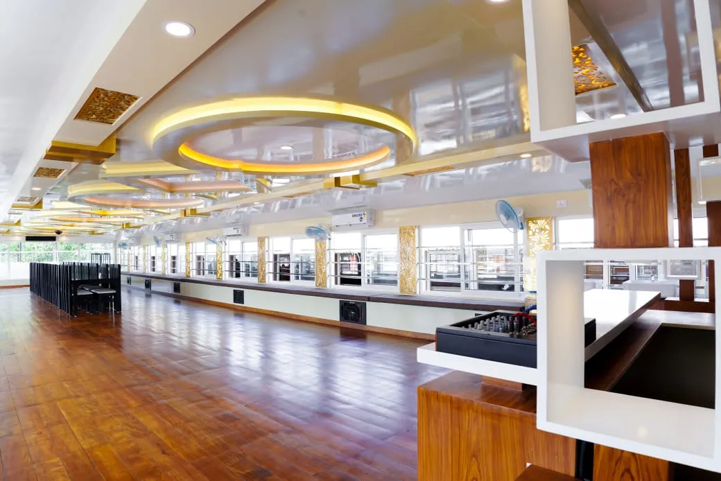 4 Sight Premium - 8 Bedroom Premium Houseboat Interior View | Alleppey Backwaters | Alleppey Green Tourism