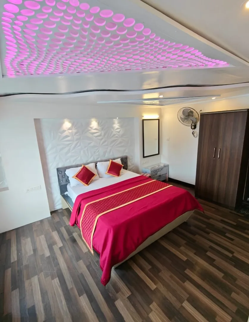 Anil Premium - 5 Bedroom Premium Houseboat Interior View | Alleppey Backwaters | Alleppey Green Tourism