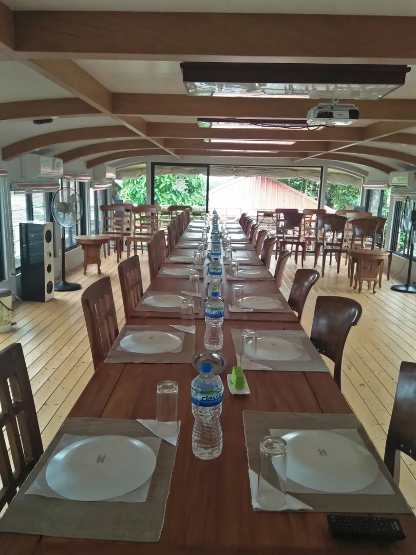 Anil Premium - 5 Bedroom Premium Houseboat Interior View | Kerala Houseboat Cruise | Alleppey Green Tourism
