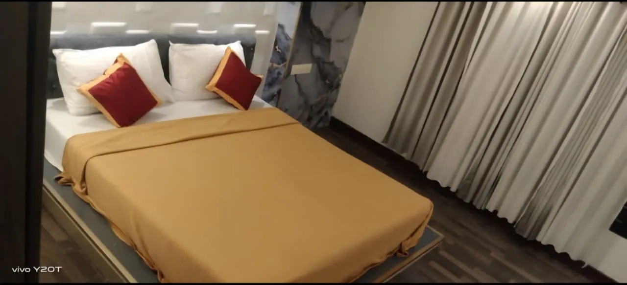 Anil Premium - 5 Bedroom Premium Houseboat Interior View | Alleppey Backwaters | Alleppey Green Tourism