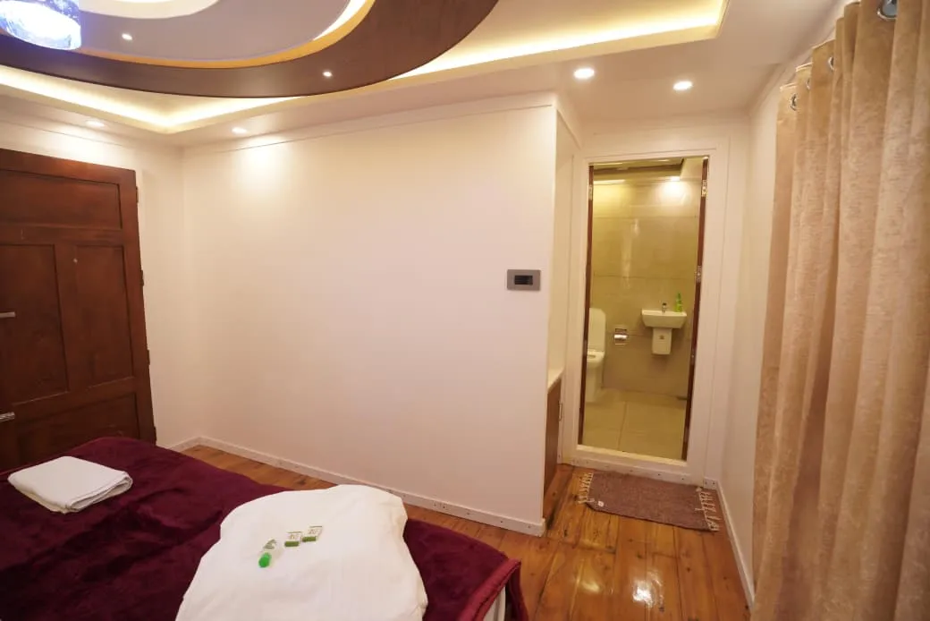 Blue Diamond Premium - 2 Bedroom Premium Houseboat Interior View | Alleppey Backwaters | Alleppey Green Tourism