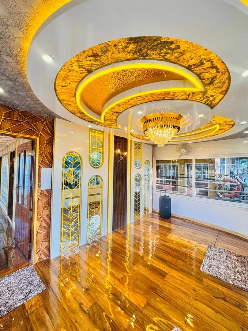 Defender Premium - 7 Bedroom Deluxe Houseboat Interior View | Alleppey Backwaters | Alleppey Green Tourism