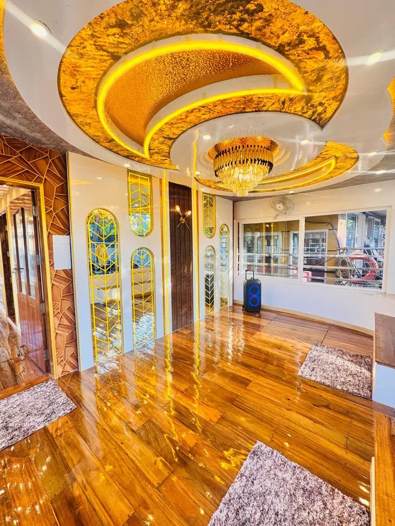 Defender Premium - 7 Bedroom Deluxe Houseboat Interior View | Kerala Houseboat Cruise | Alleppey Green Tourism