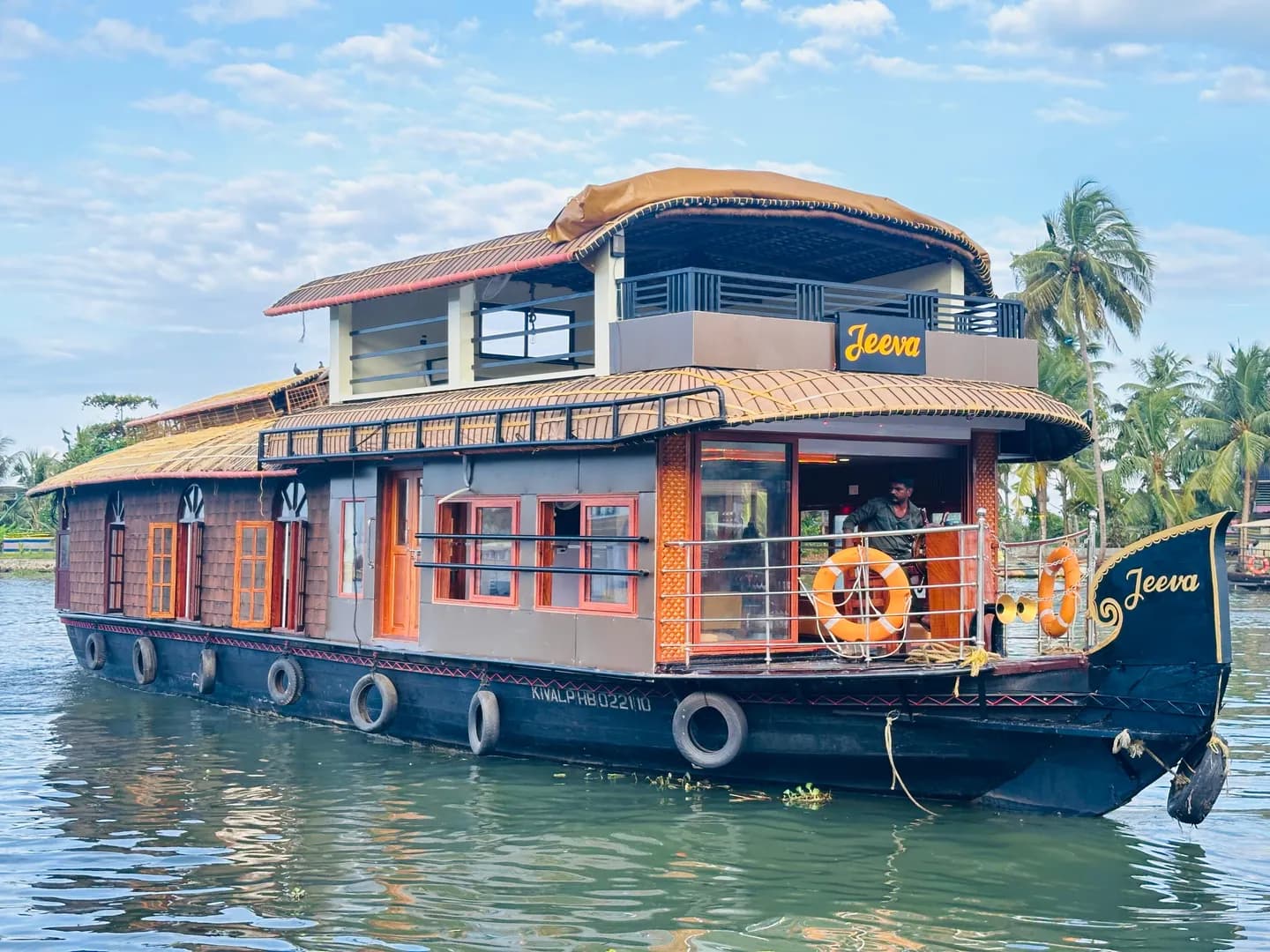 Jeeva Deluxe - 2 Bedroom Deluxe Houseboat Interior View | Kerala Houseboat Cruise | Alleppey Green Tourism