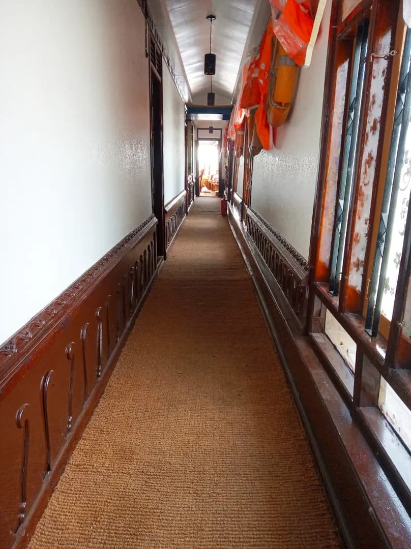 Jerry Deluxe 4 - 4 Bedroom Deluxe Houseboat Interior View | Kerala Houseboat Cruise | Alleppey Green Tourism