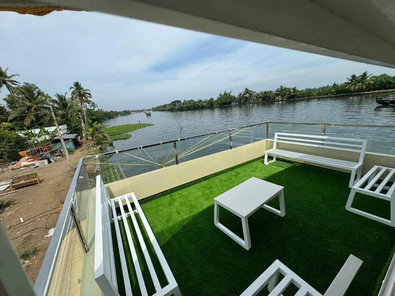 Legender Luxury - 7 Bedroom Deluxe Houseboat Interior View | Alleppey Backwaters | Alleppey Green Tourism