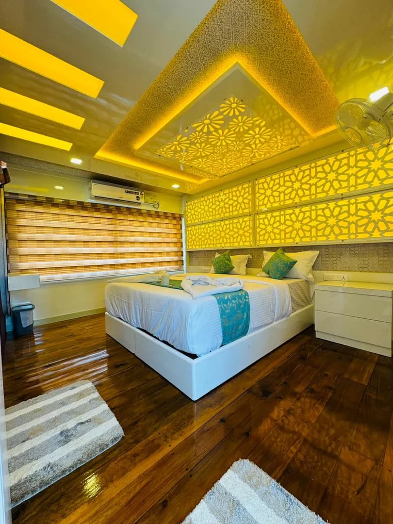 Legender Luxury - 7 Bedroom Deluxe Houseboat Interior View | Alleppey Backwaters | Alleppey Green Tourism