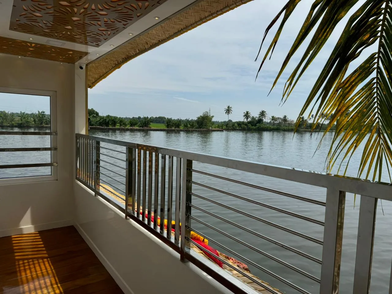 Legender Luxury - 7 Bedroom Deluxe Houseboat Interior View | Alleppey Backwaters | Alleppey Green Tourism