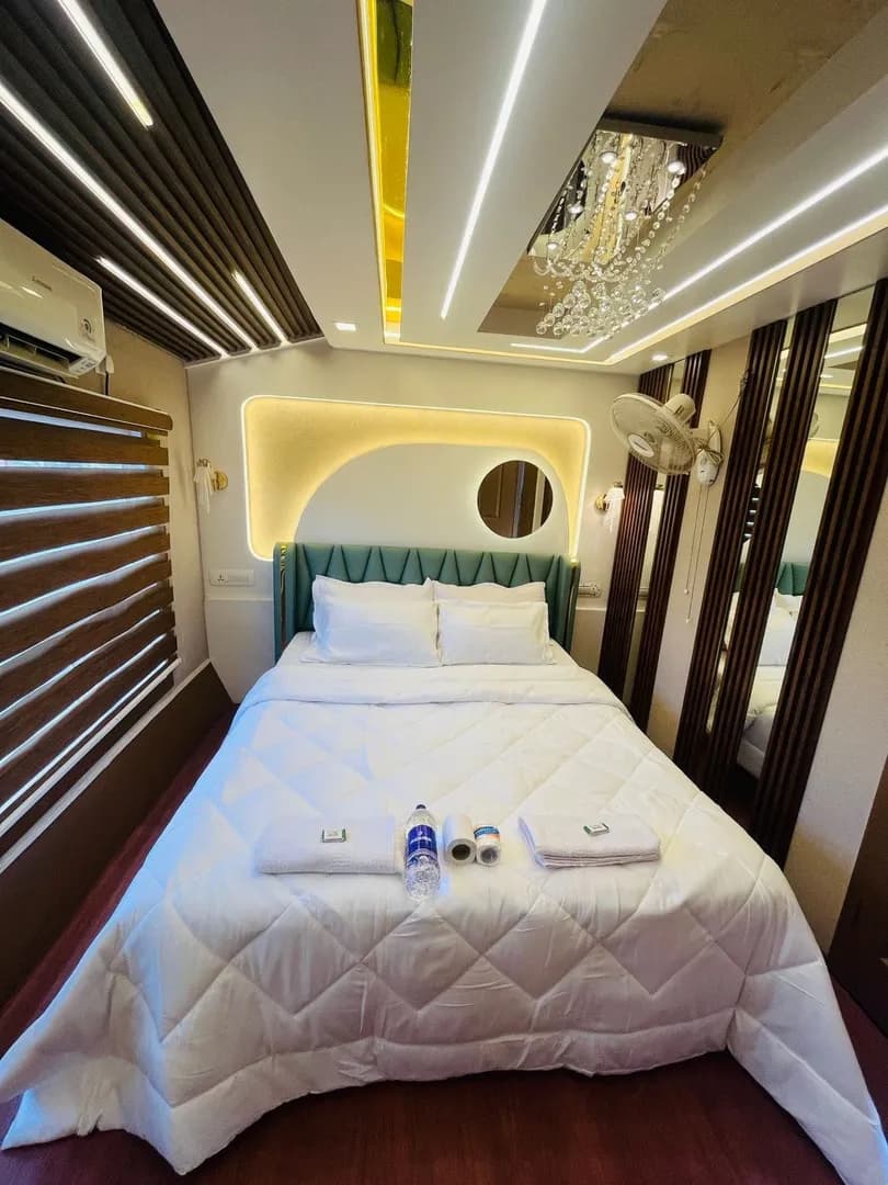 Nakshatra Premium - 1 Bedroom Premium Houseboat Interior View | Kerala Houseboat Cruise | Alleppey Green Tourism