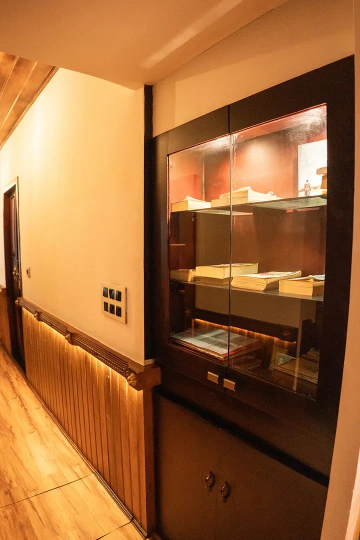 Why Not Premium - 1 Bedroom Premium Houseboat Interior View | Alleppey Backwaters | Alleppey Green Tourism