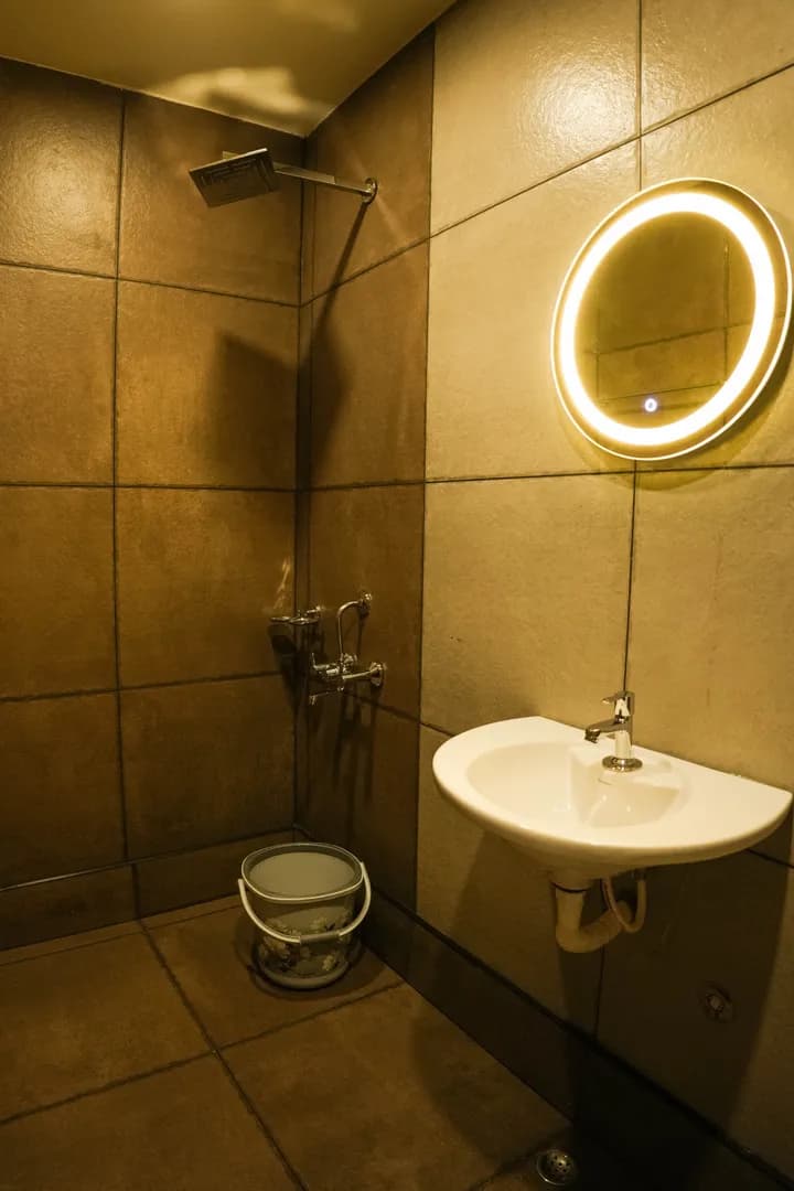 Why Not Premium - 1 Bedroom Premium Houseboat Interior View | Alleppey Backwaters | Alleppey Green Tourism