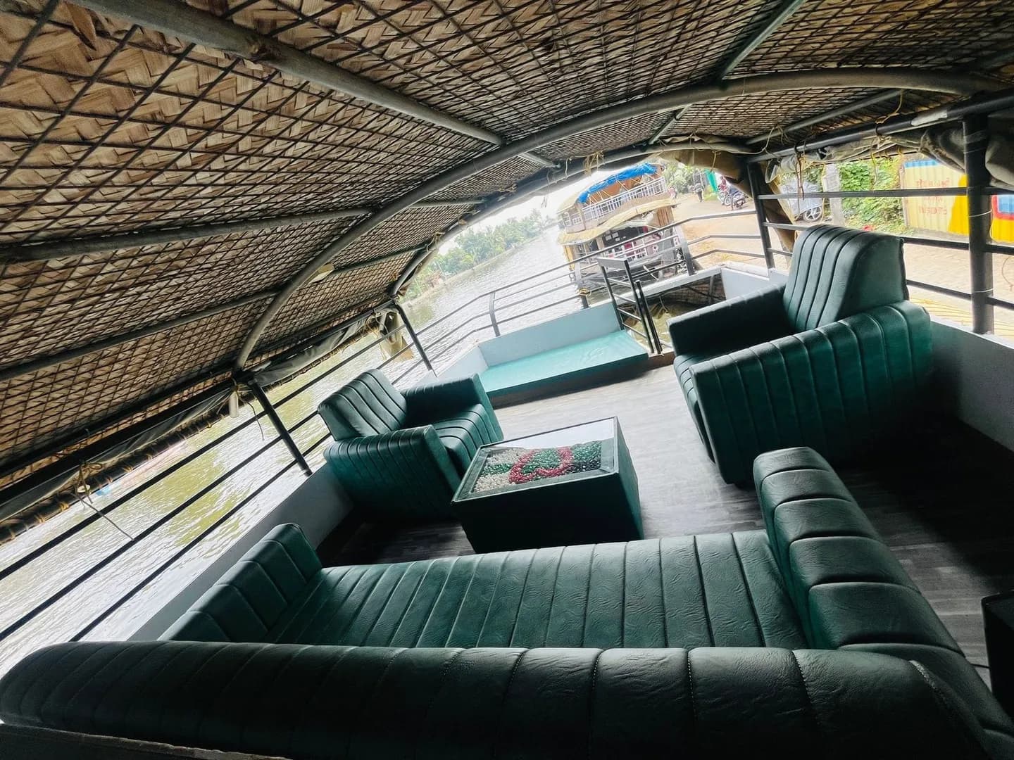 Nakshatra Premium - 1 Bedroom Premium Houseboat Interior View | Kerala Houseboat Cruise | Alleppey Green Tourism