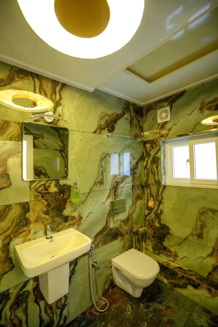 Lake Surya Luxury - 1 Bedroom Luxury Houseboat Interior View | Alleppey Backwaters | Alleppey Green Tourism