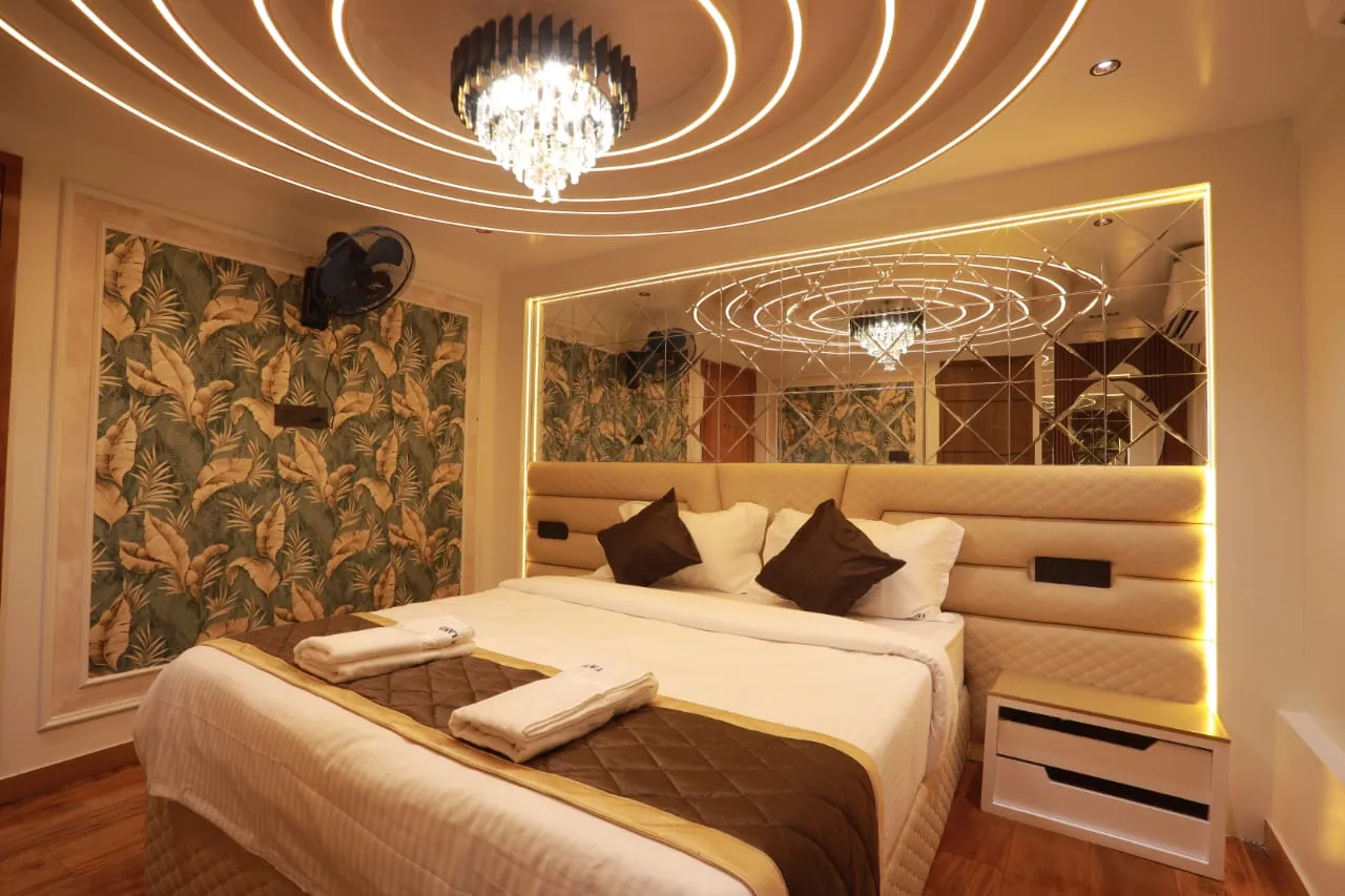 Fair Land Premium 4 - 4 Bedroom Premium Houseboat Interior View | Kerala Houseboat Cruise | Alleppey Green Tourism