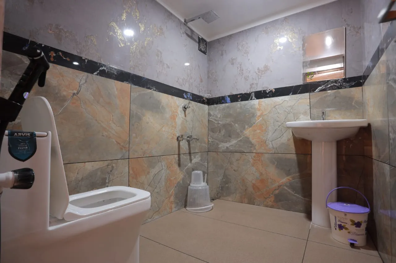 Fair Land Premium 4 - 4 Bedroom Premium Houseboat Interior View | Kerala Houseboat Cruise | Alleppey Green Tourism