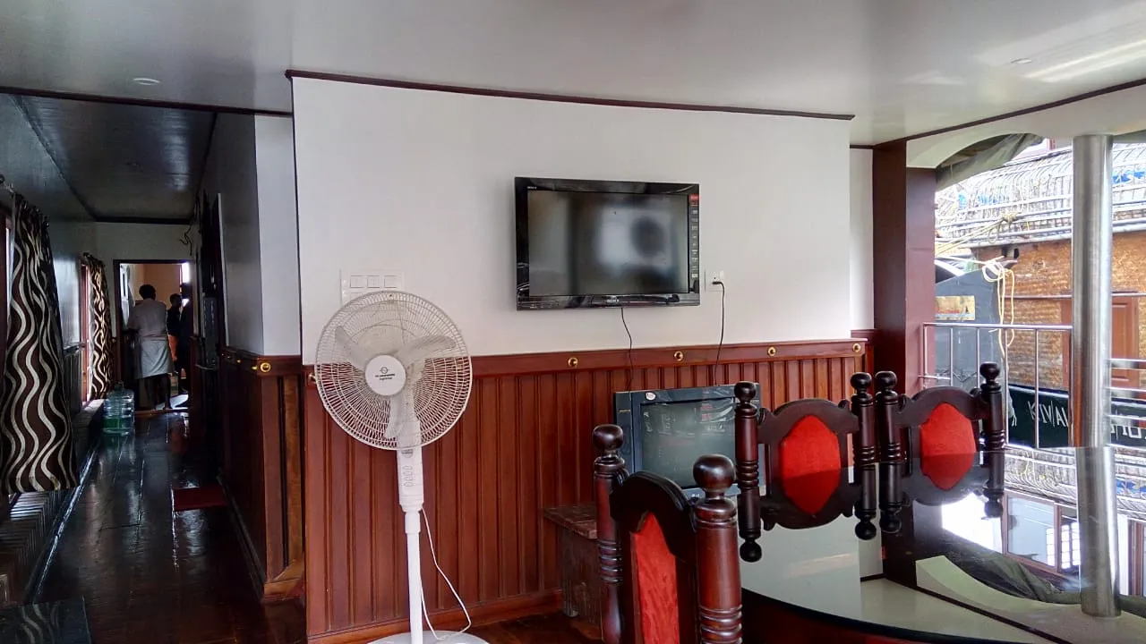 Manikandan Deluxe - 2 Bedroom Deluxe Houseboat Interior View | Kerala Houseboat Cruise | Alleppey Green Tourism