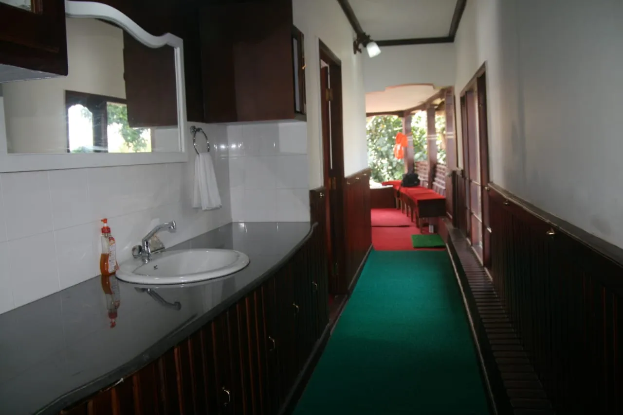 Manikandan Deluxe - 2 Bedroom Deluxe Houseboat Interior View | Kerala Houseboat Cruise | Alleppey Green Tourism