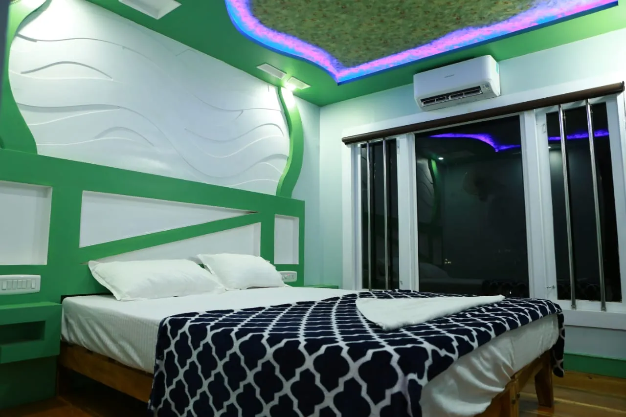 Paddy Land Deluxe - 7 Bedroom Deluxe Houseboat Interior View | Kerala Houseboat Cruise | Alleppey Green Tourism