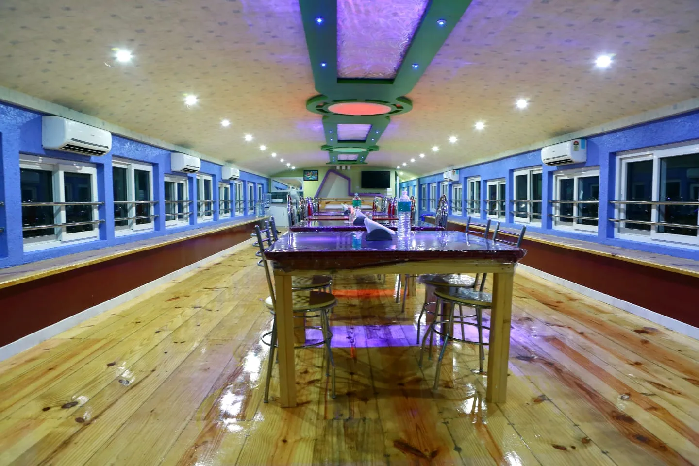 Paddy Land Deluxe - 7 Bedroom Deluxe Houseboat Interior View | Alleppey Backwaters | Alleppey Green Tourism