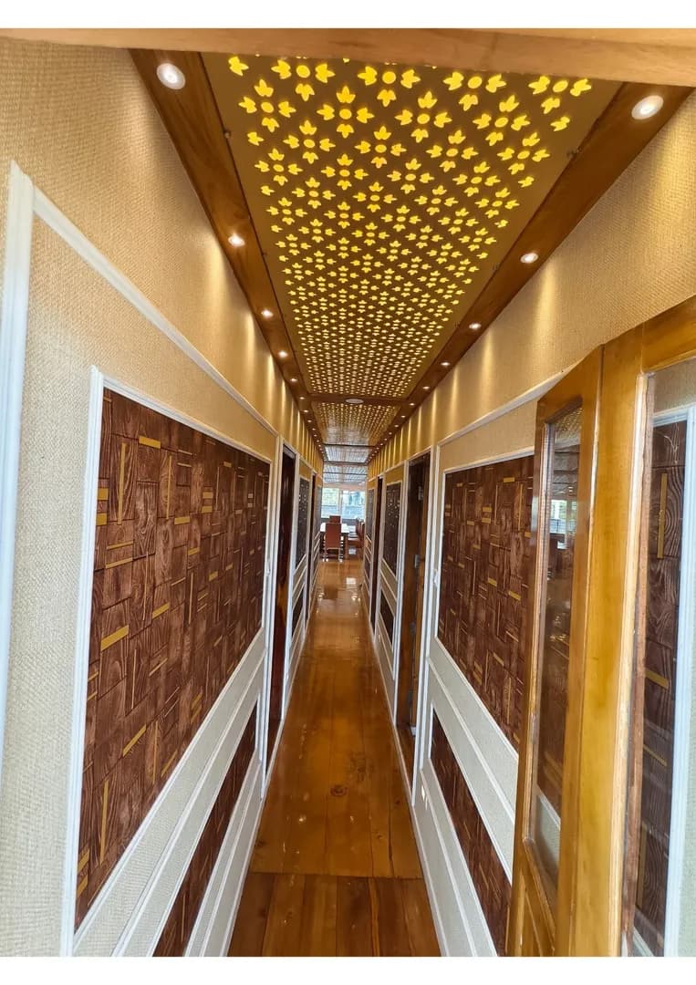 Pappy - 8 Bedroom Deluxe Houseboat Interior View | Kerala Houseboat Cruise | Alleppey Green Tourism