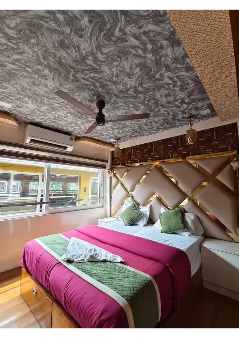 Pappy - 8 Bedroom Deluxe Houseboat Interior View | Alleppey Backwaters | Alleppey Green Tourism