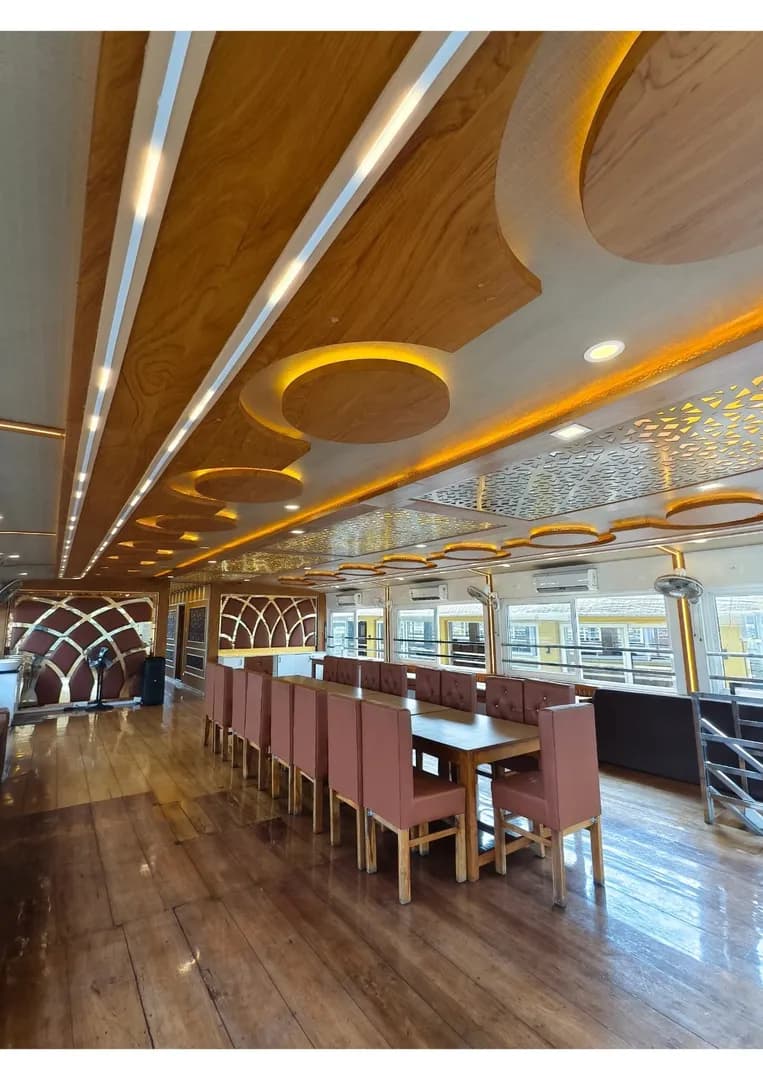 Pappy - 8 Bedroom Deluxe Houseboat Interior View | Kerala Houseboat Cruise | Alleppey Green Tourism