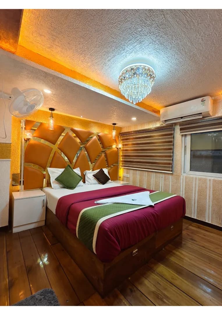 Pappy - 8 Bedroom Deluxe Houseboat Interior View | Alleppey Backwaters | Alleppey Green Tourism