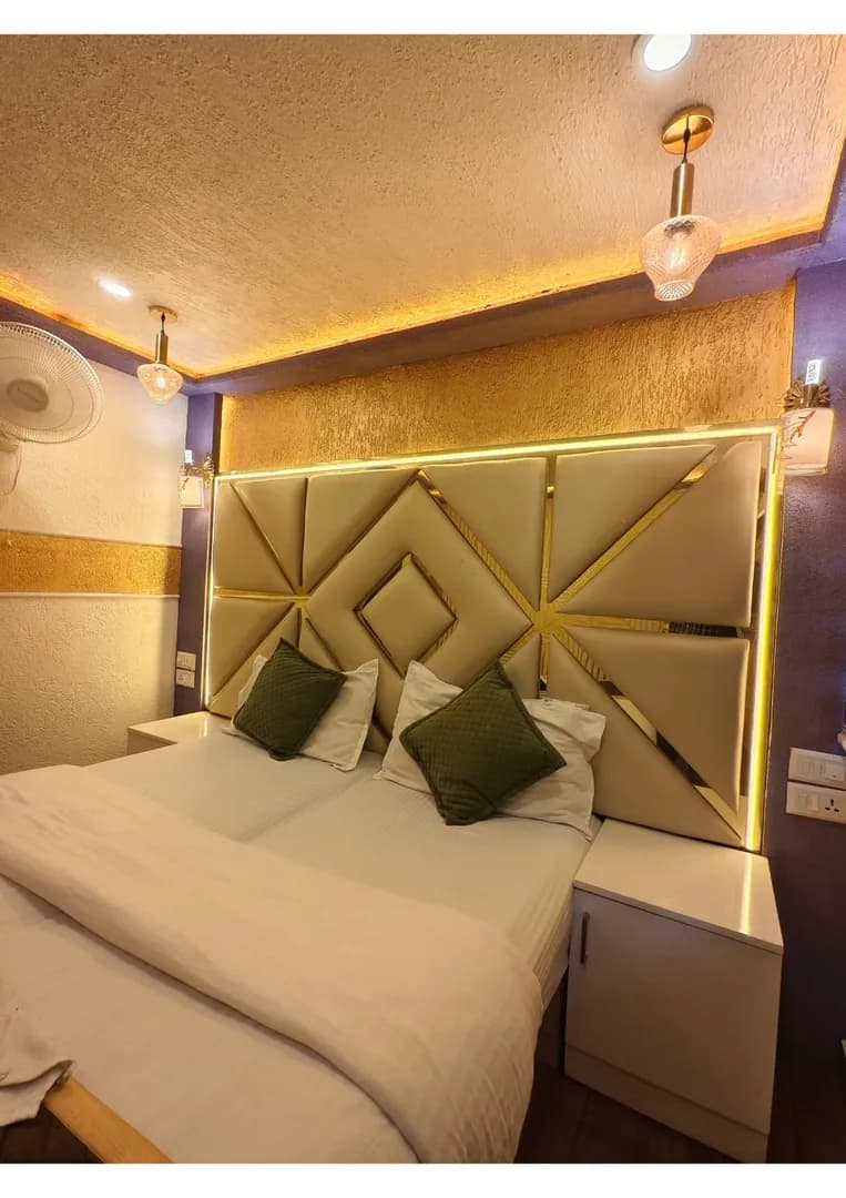 Pappy - 8 Bedroom Deluxe Houseboat Interior View | Alleppey Backwaters | Alleppey Green Tourism