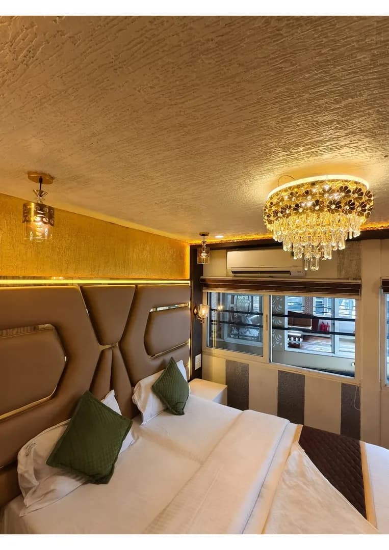 Pappy - 8 Bedroom Deluxe Houseboat Interior View | Kerala Houseboat Cruise | Alleppey Green Tourism