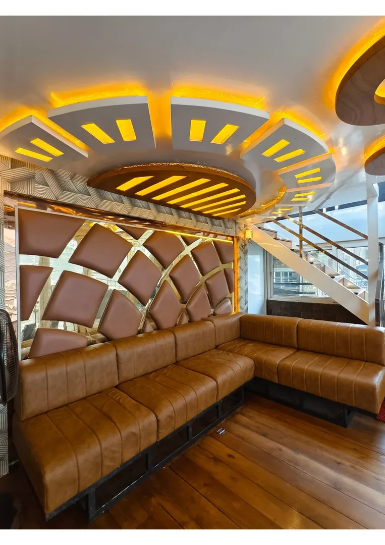 Pappy - 8 Bedroom Deluxe Houseboat Interior View | Kerala Houseboat Cruise | Alleppey Green Tourism