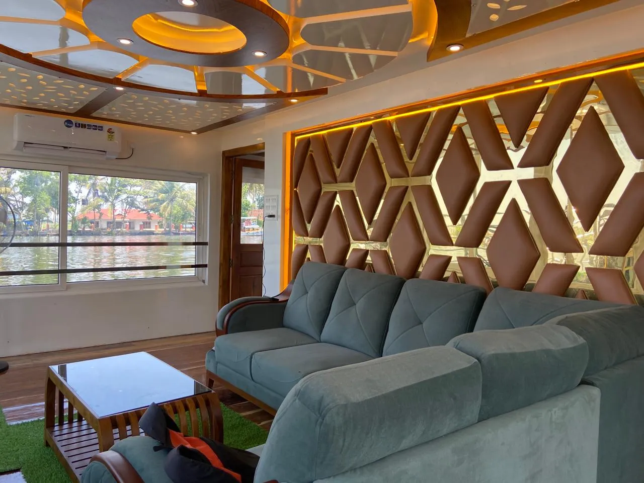 Royal Waves Deluxe - 10 Bedroom Deluxe Houseboat Interior View | Alleppey Backwaters | Alleppey Green Tourism