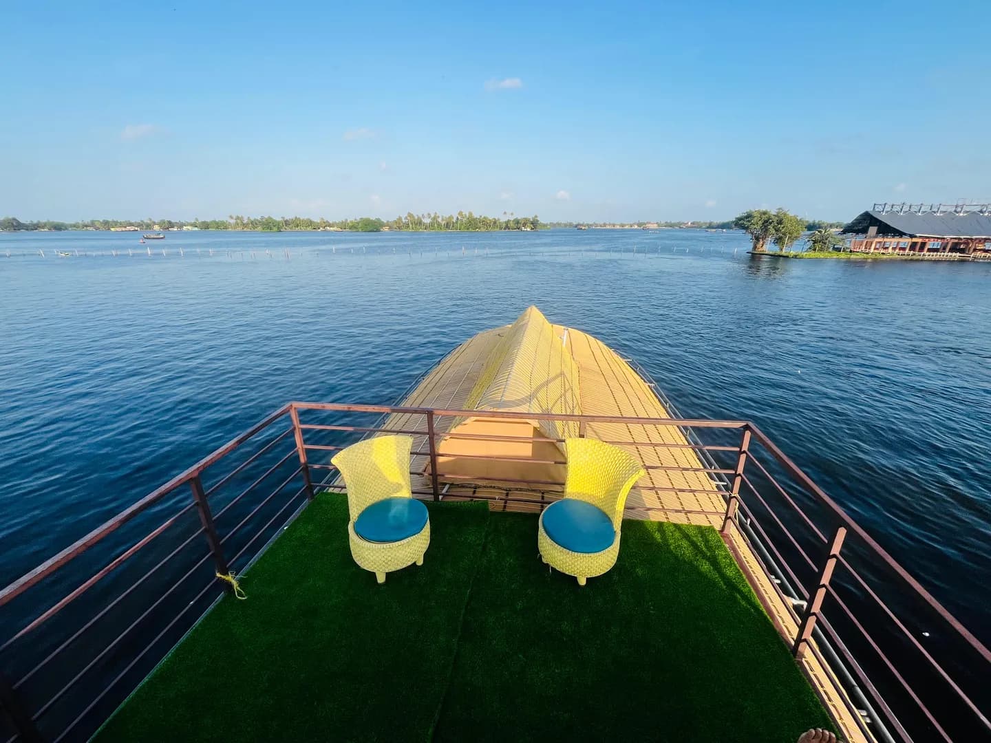 Vemba Deluxe - 2 Bedroom Deluxe Houseboat Interior View | Kerala Houseboat Cruise | Alleppey Green Tourism