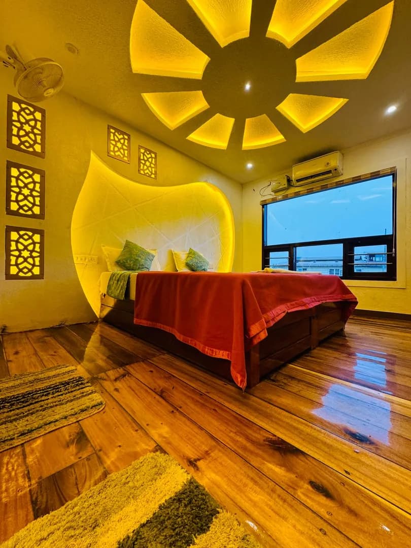 Vembanad Emperor - 10 Bedroom Deluxe Houseboat Interior View | Kerala Houseboat Cruise | Alleppey Green Tourism