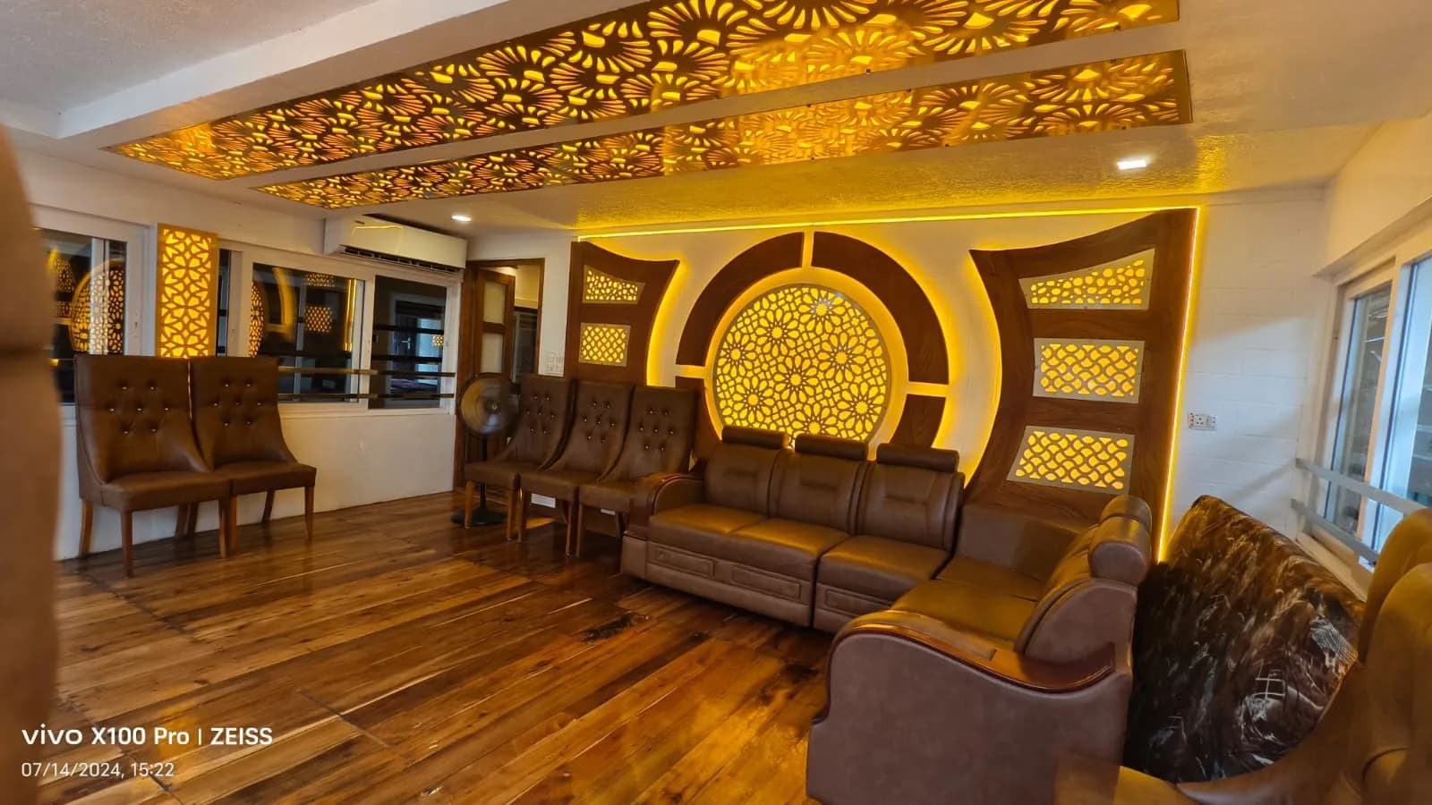 Vembanad Emperor - 10 Bedroom Deluxe Houseboat Interior View | Alleppey Backwaters | Alleppey Green Tourism