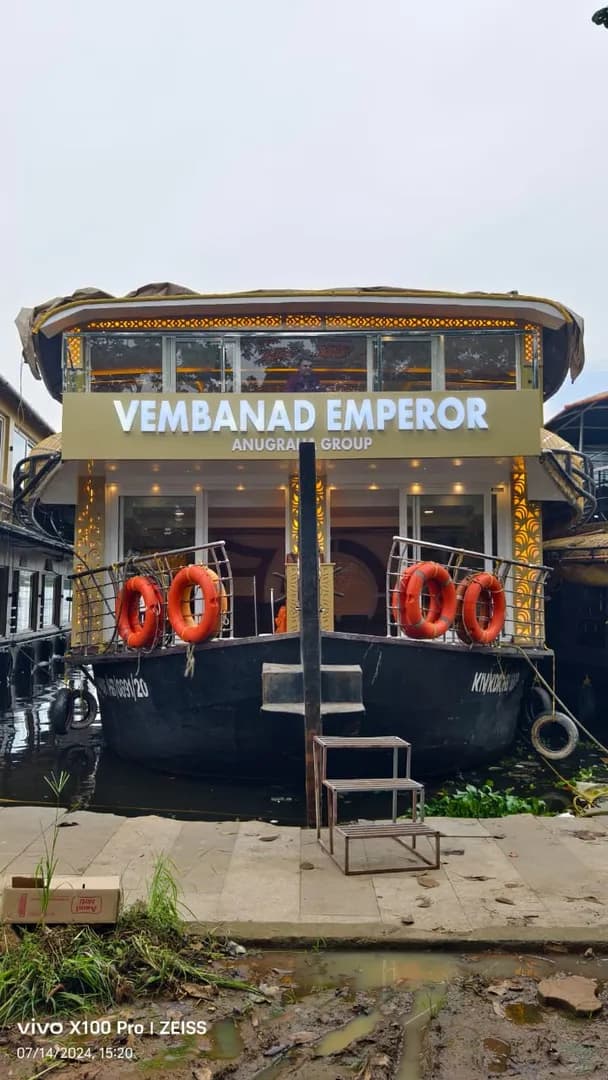 Vembanad Emperor Premium