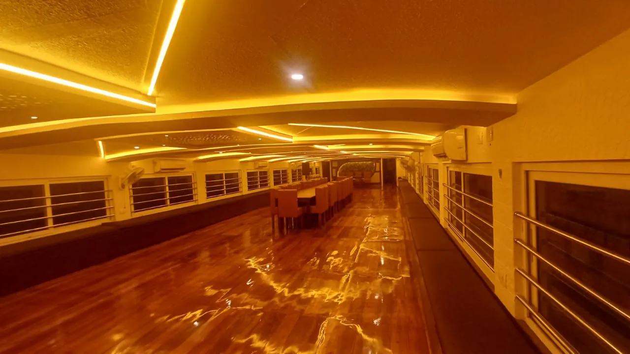 Vembanad Queen Deluxe