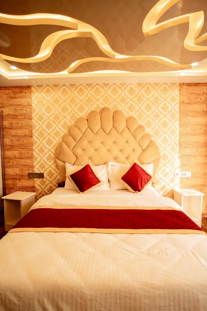 Virtue Deluxe - 7 Bedroom Deluxe Houseboat Interior View | Kerala Houseboat Cruise | Alleppey Green Tourism