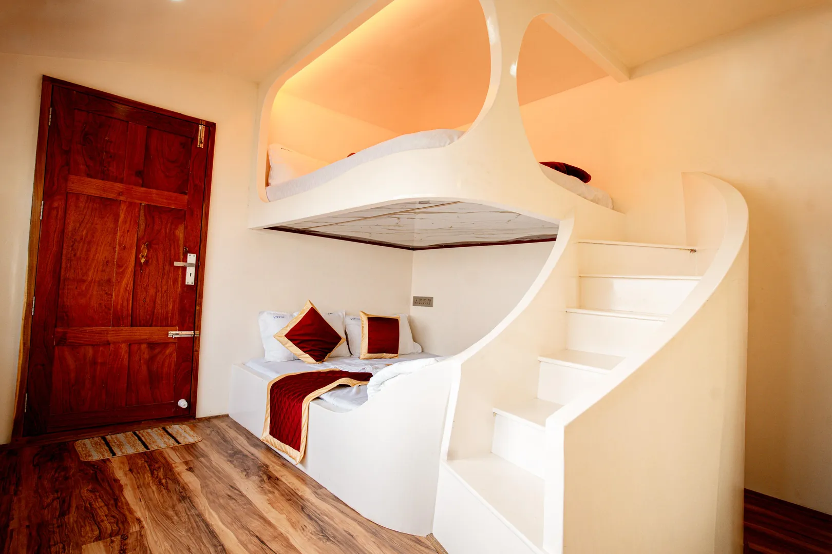 Virtue Deluxe - 7 Bedroom Deluxe Houseboat Interior View | Alleppey Backwaters | Alleppey Green Tourism