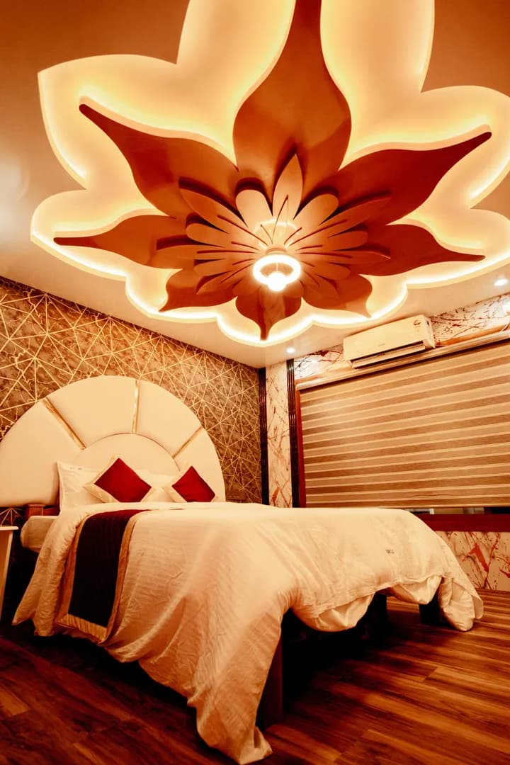 Virtue Luxury - 7 Bedroom Luxury Houseboat Interior View | Alleppey Backwaters | Alleppey Green Tourism