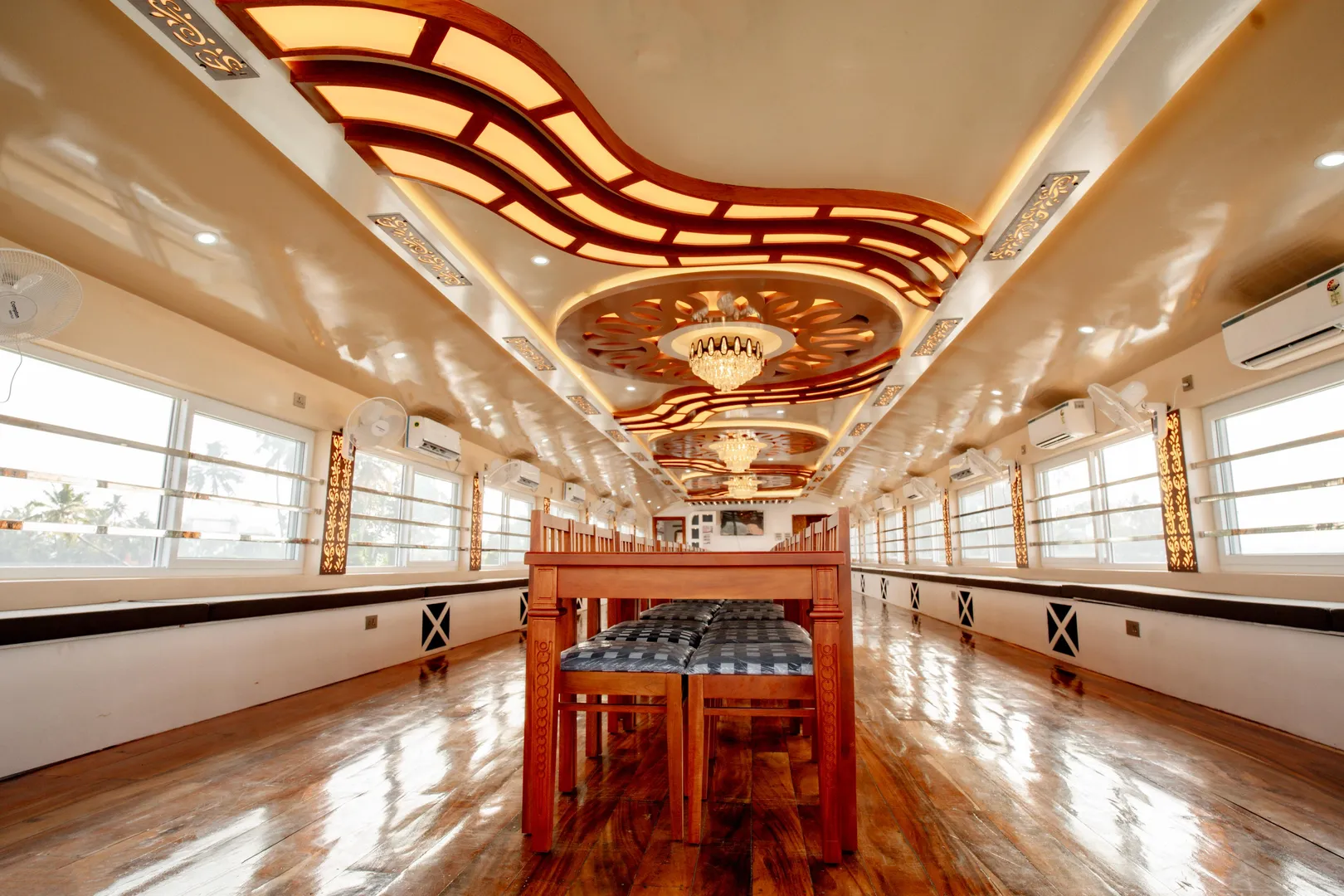 Virtue Luxury - 7 Bedroom Luxury Houseboat Interior View | Alleppey Backwaters | Alleppey Green Tourism