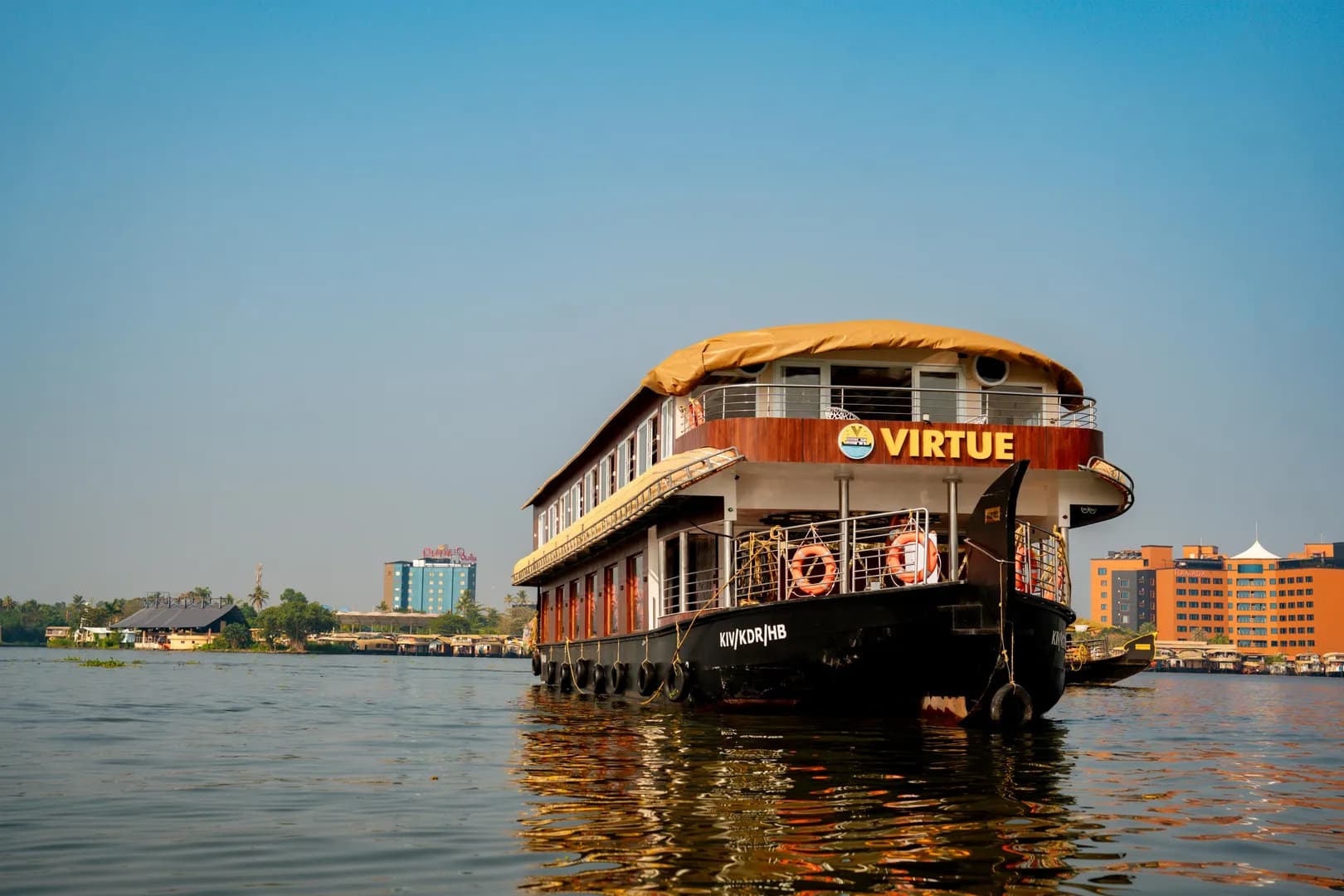 Virtue Luxury - 7 Bedroom Luxury Houseboat Interior View | Alleppey Backwaters | Alleppey Green Tourism