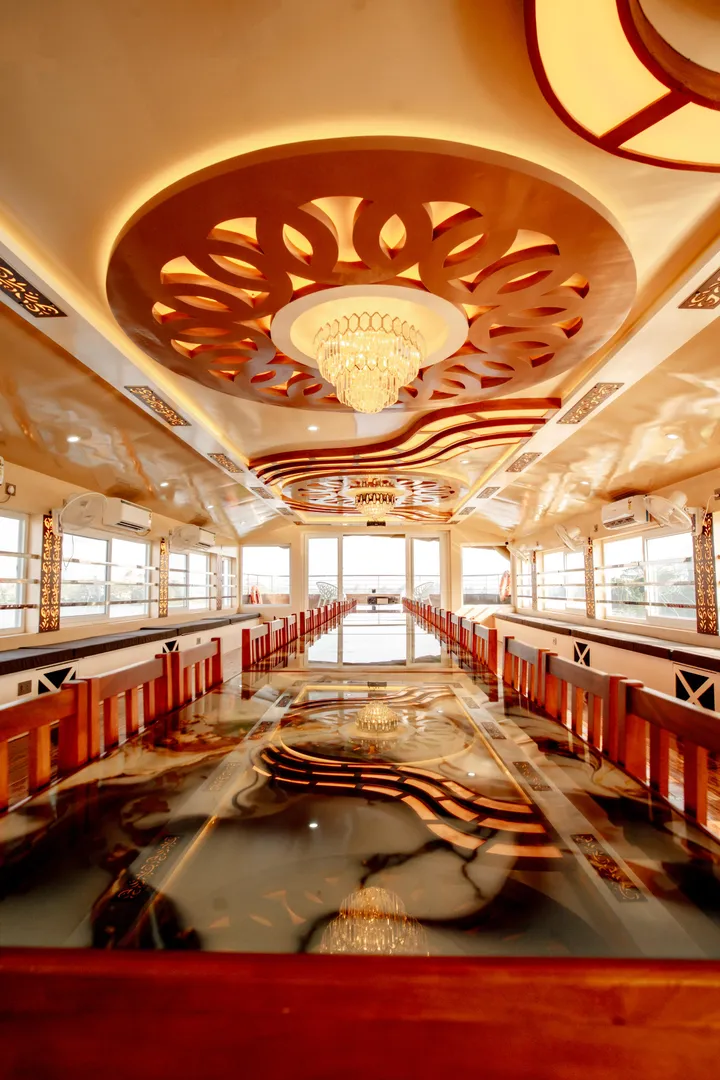 Virtue Luxury - 7 Bedroom Luxury Houseboat Interior View | Alleppey Backwaters | Alleppey Green Tourism