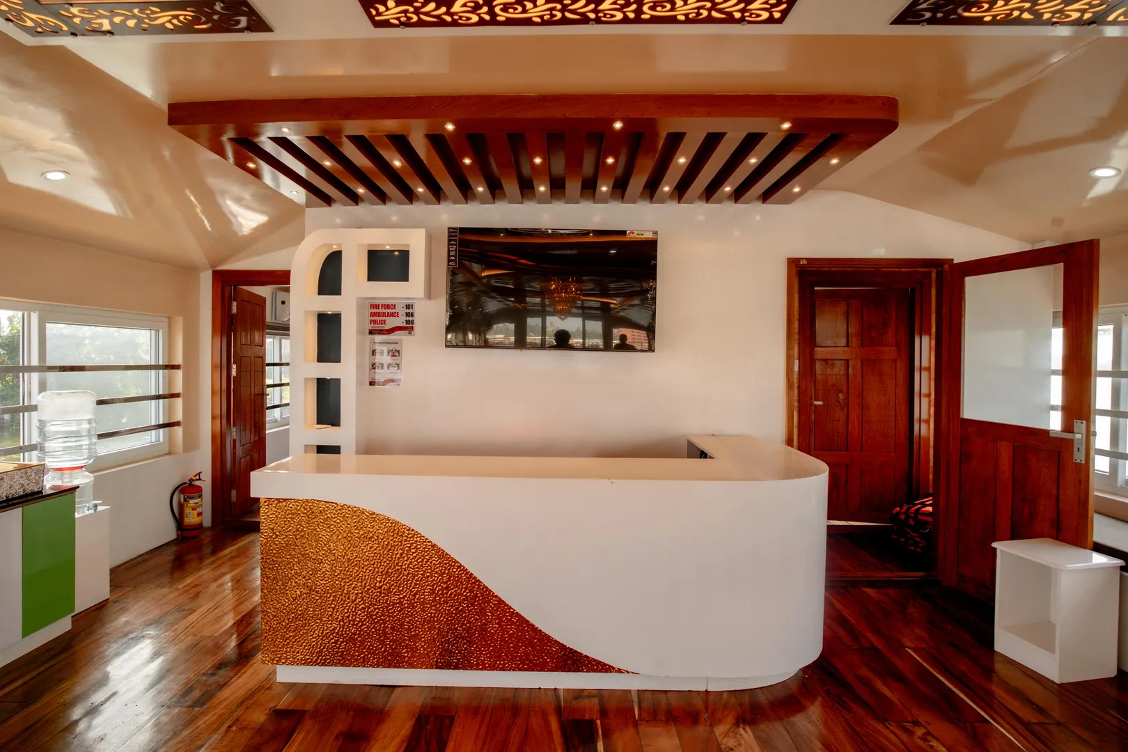 Virtue Premium - 7 Bedroom Premium Houseboat Interior View | Kerala Houseboat Cruise | Alleppey Green Tourism